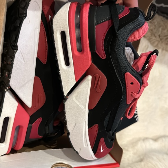 Nike Air Max Furyosa - Picture 3 of 7